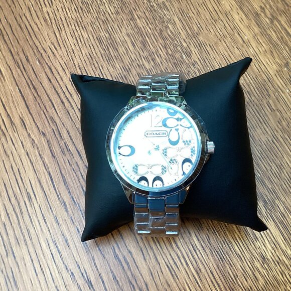 Brand New without Tags Coach Larger Face Dial Unisex Silver Watch - Picture 2 of 5